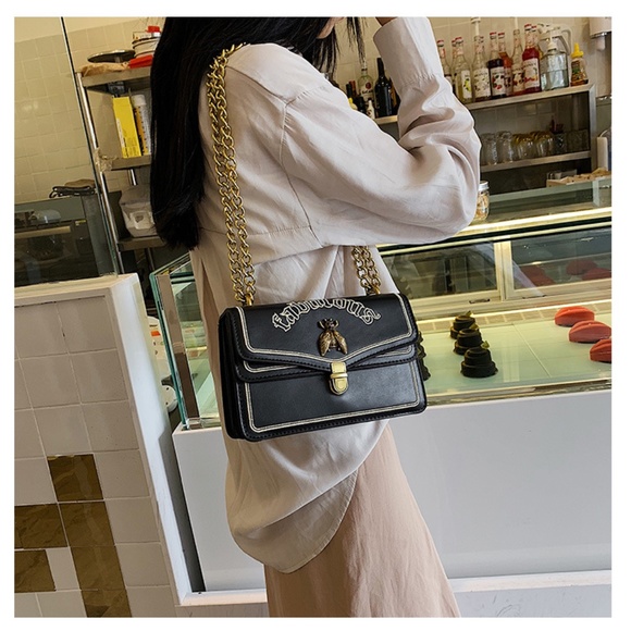 Bumblee Gold Chain Handbag - Picture 5 of 7